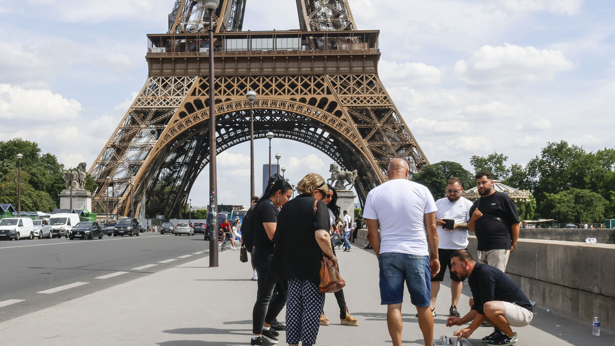La Tour Eiffel en Tête de Liste des Sites Touristiques les Plus Fraudes