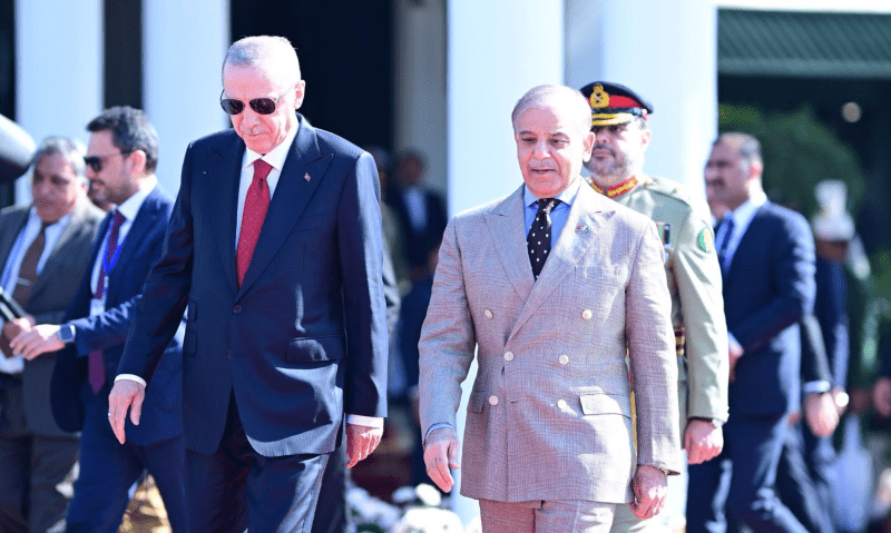 Le Président Turc Erdogan Accueilli Chaleureusement à Islamabad