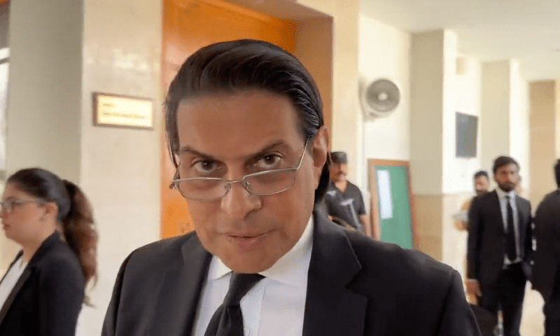 Les Fonctionnaires du Gouvernement KP Sommés de Démissionner de leurs Postes au sein du PTI