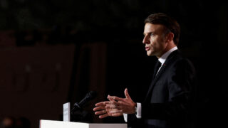 Macron Met en Garde Contre des Accords de Paix qui Impliqueraient une Défaite de l'Ukraine