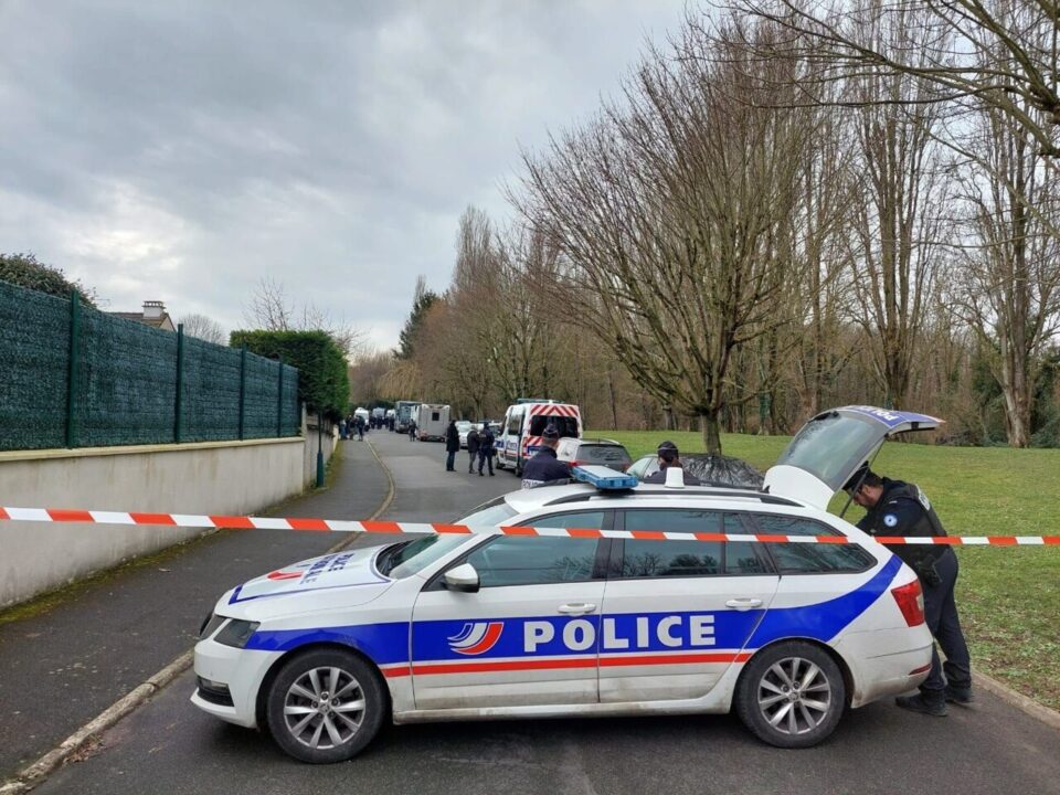 Opération policière majeure à Longueville, France, après le meurtre d'une fillette de 11 ans ###