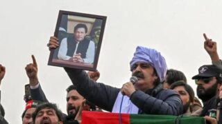 Peshawar : Le Ministre en Chef de la Province de Khyber Pakhtunkhwa, Ali Amin Gandapur**