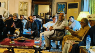 PTI et Alliés Sollicitent le Soutien de Pir Pagara Avant la Conférence d'Islamabad