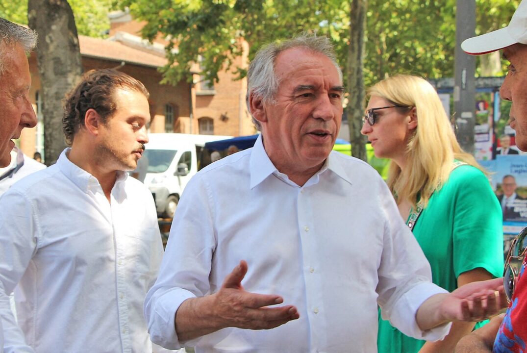 Un Ancien Enseignant Relance les Accusations Contre le Couple Bayrou dans le Scandale d'Abus à Bétharram