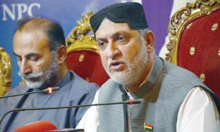 Akhtar Mengal Remet en Question la Crédibilité du Processus Électoral et Démissionne de l'Assemblée Nationale