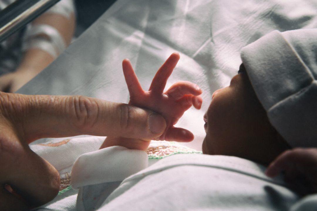 Violences sexuelles sur les bébés : l'indicible réalité dévoilée en France
