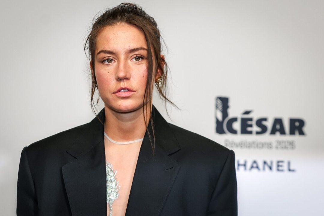Adèle Exarchopoulos porte plainte pour violences conjugales : Doums en garde à vue à Paris