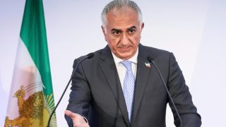 Iran : Reza Pahlavi appelle à la conquête des centres-villes et à la grève nationale