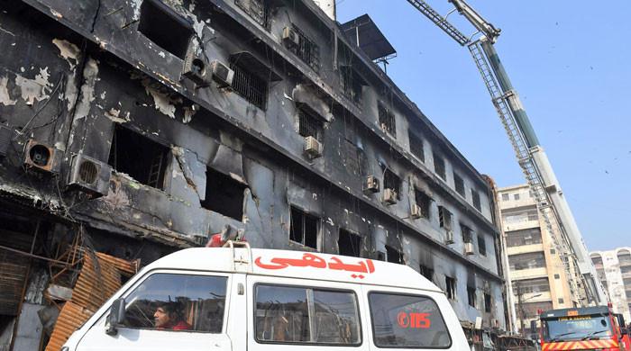 Karachi : Le Gul Plaza scellé après l'incendie meurtrier, une compensation de 10 millions approuvée