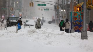 Tempête Hivernale Historique aux États-Unis : 11 Morts, 1 Million de Foyers Sans Électricité