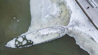 Un navire de guerre suédois de 400 ans émerge alors que la mer Baltique atteint un niveau record bas