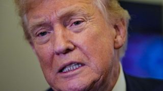 Pression Électorale : Les Reculs Inattendus de Donald Trump avant les Midterms