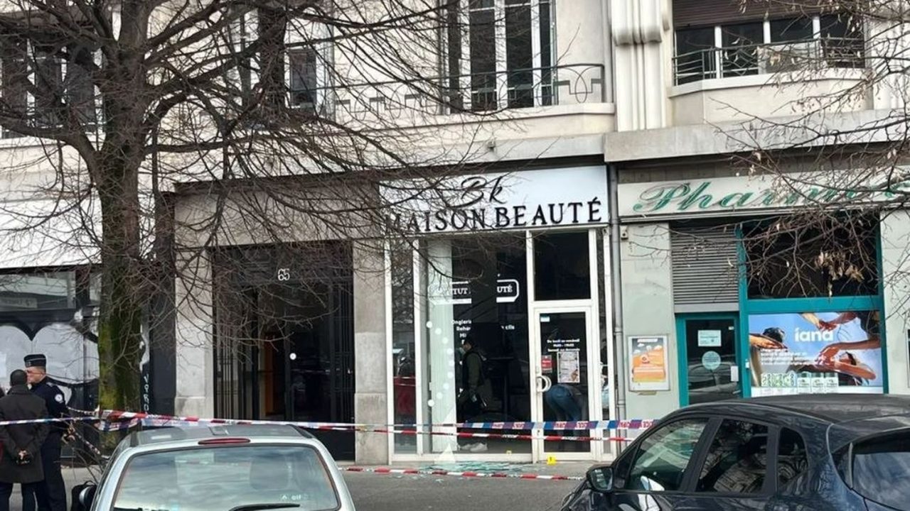 Grenade Lancée dans un Institut de Grenoble : Six Blessés Dont un Enfant, le Parquet Évoque une Intimidation