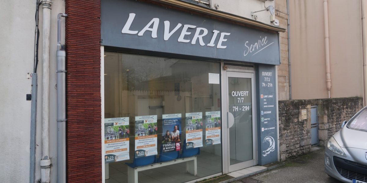 Niort : un homme sans-abri découvert sans vie dans une laverie, l'enquête ouverte