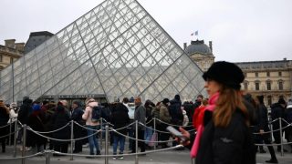 Grève au Louvre : le mouvement se poursuit pour les salaires et les conditions de travail