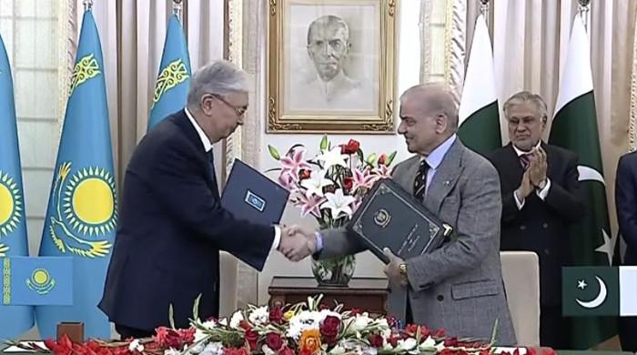 Pakistan et Kazakhstan signent plus de 30 accords et visent 1 milliard de dollars d'échanges