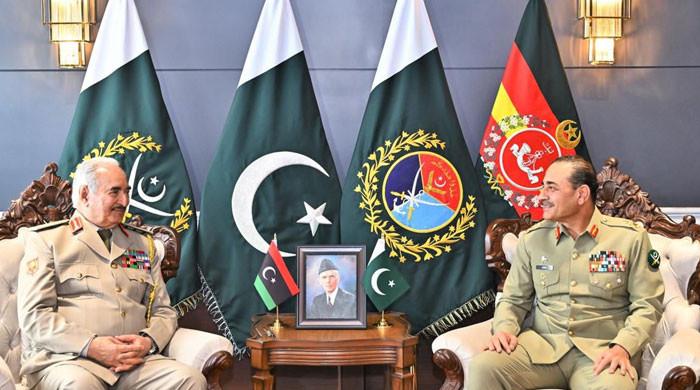 Pakistan et Libye renforcent leur coopération militaire : Asim Munir reçoit Khalifa Haftar à Rawalpindi