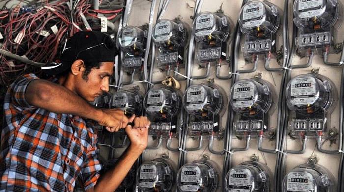 Pakistan : Nouvelle Structure de Tarifs Électriques avec Charges Fixes pour les Ménages