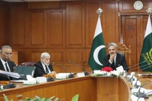 Crise du Carburant : La Justice Pakistanaise Adopte la Semaine de 4 Jours et des Mesures d'Austérité