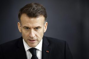 Emmanuel Macron en Chypre : une visite de solidarité face aux tensions régionales