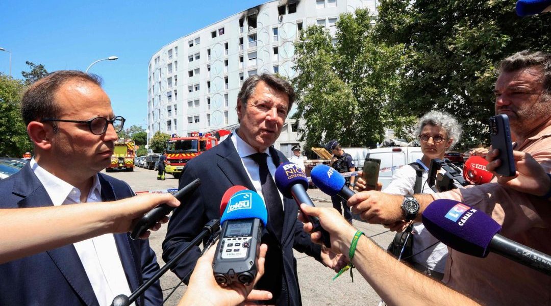 Tête de porc et affiche antisémite devant chez Christian Estrosi : une enquête ouverte à Nice
