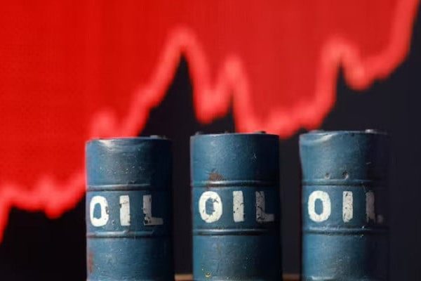 Pétrole en Chute Libre : Les Pourparlers USA-Iran Poursuivent Malgré le Blocus Naval
