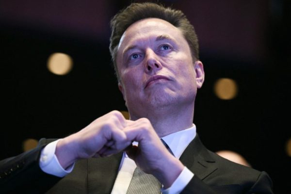 Elon Musk convoqué par la justice française dans l’enquête sur X : manipulation de marché et contenus illégaux en ligne