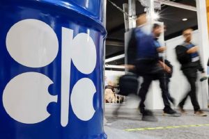 Flambée du pétrole : le baril bondit de 4% après le blocage du détroit d’Ormuz par l’Iran