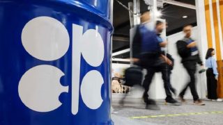 Flambée du pétrole : le baril bondit de 4% après le blocage du détroit d’Ormuz par l’Iran