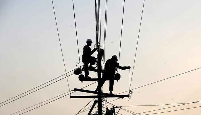 Pakistan suspend les achats d’électricité coûteux pour alléger les factures des consommateurs
