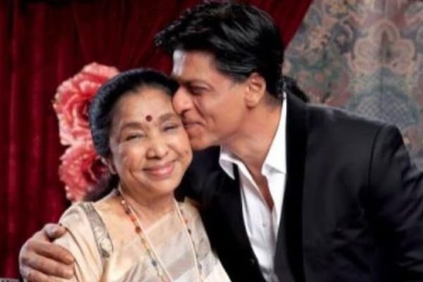 Asha Bhosle S’éteint à 92 Ans : Shah Rukh Khan et Bollywood Rend Hommage à la Légende
