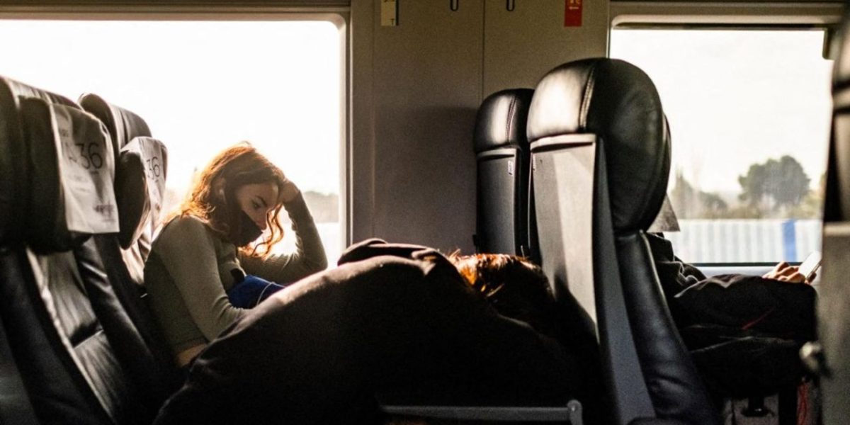 Voyage en train : pourquoi le trajet est le véritable début de vos vacances