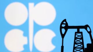 Les Émirats Arabes Unis réévaluent leurs alliances après leur sortie de l’OPEP, excluant de nouveaux retraits