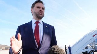 Diplomatie USA-Iran : JD Vance tend une "main ouverte" lors des pourparlers cruciaux d'Islamabad